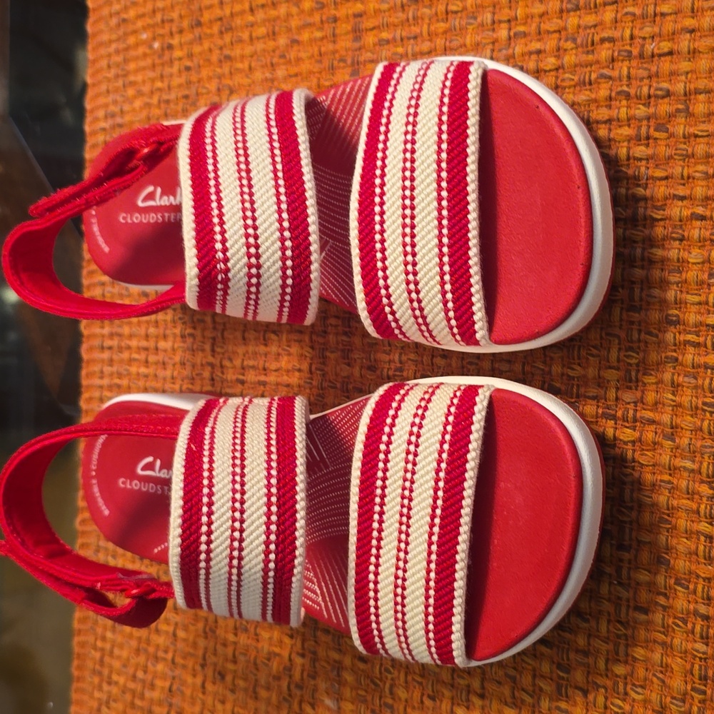 CLARKS BRAND WOMENS RED AND WHITE STRIPES "CLOUDSTEPPERS" SLIP-ON SANDALS SIZE 5
